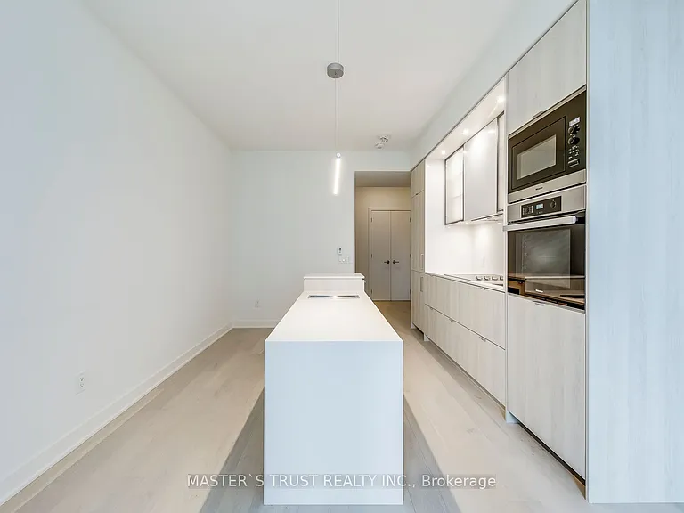 11 Yorkville Ave #2507 — Photo 11