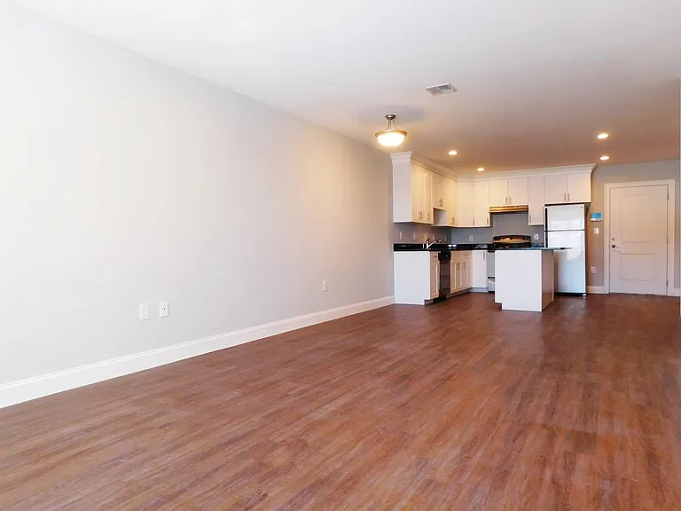 32 Harris St #203 — Photo 3