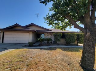 1744 S Oak Park St, Visalia, CA 93277
