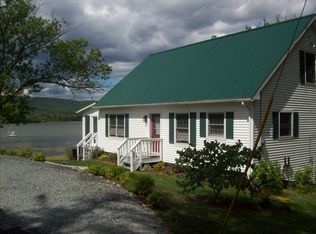 14 Wicker Ln, Orwell, VT 05760
