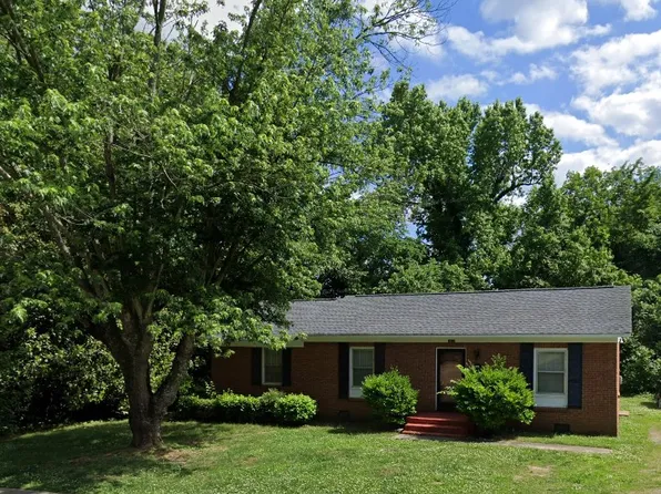 1814 McAllister Dr, Charlotte, NC 28216