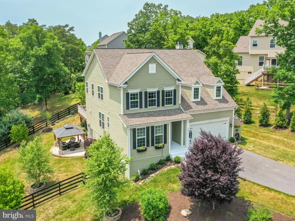 206 Woods Dr, Cross Junction, VA 22625