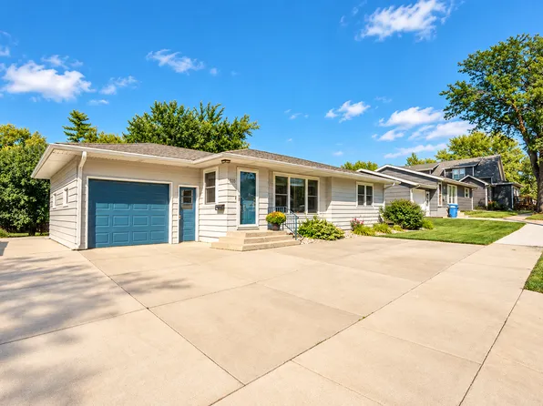 510 NE 8th St, Madison, SD 57042