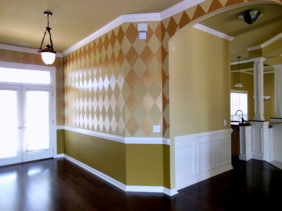 Foyer (paint -NOT wallpaper)