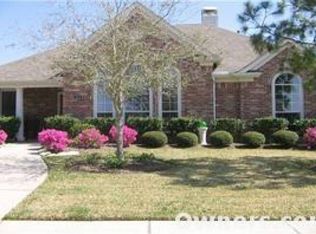 121 Sandstone Bend Ln, Dickinson, TX 77539