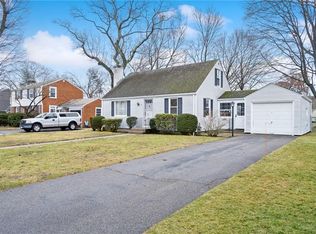 78 Edgehill Rd, Warwick, RI 02889