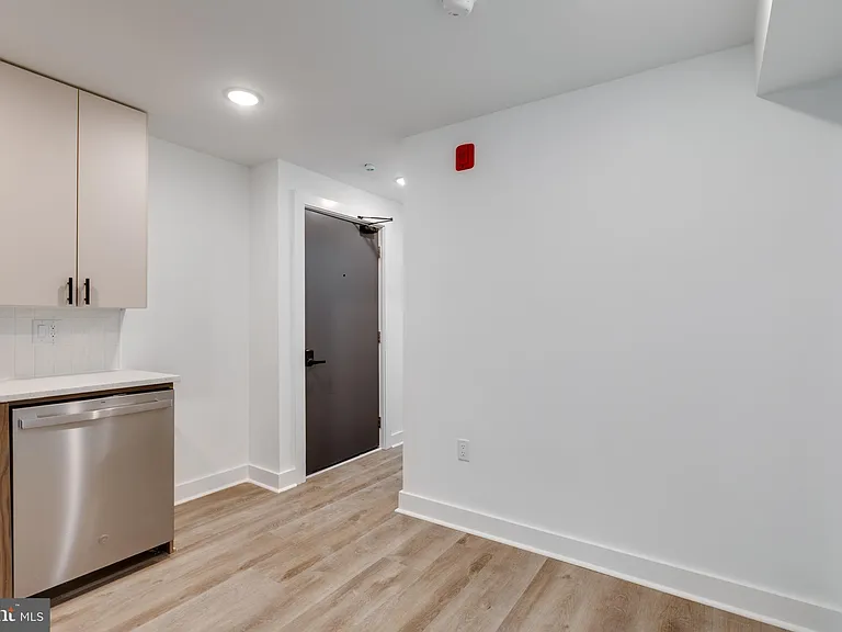 715 W Cumberland St #B — Photo 2