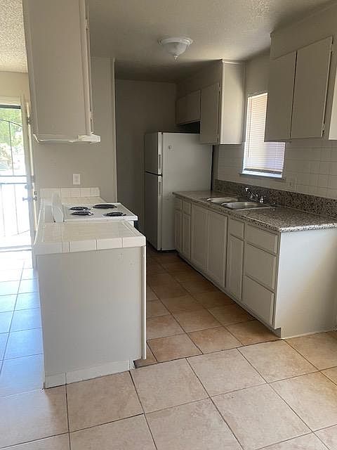 1st image of 2749 W Fairmont Ave APT 204