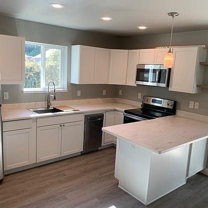 3rd image of 2138 Washington Ave