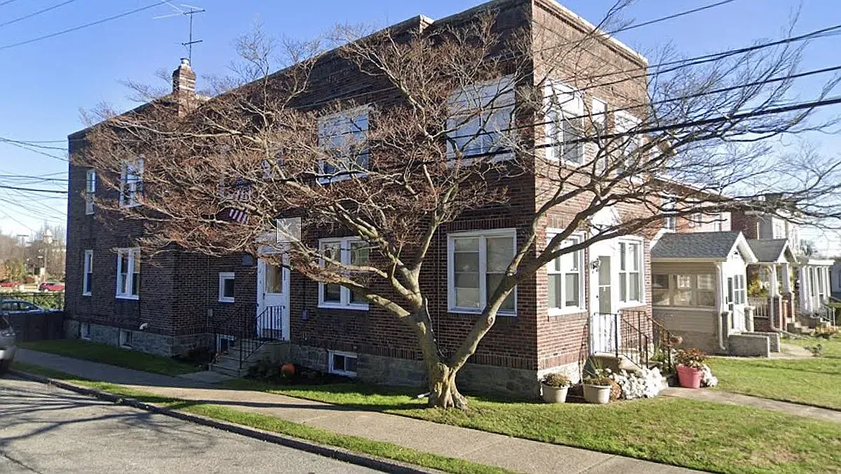 Photo 1 of 1 - 1523 Upland St - Chester, PA Primary Photo - 1523 Upland St