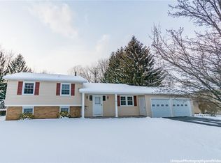 81 Blue Grass Ln, Rochester, NY 14626