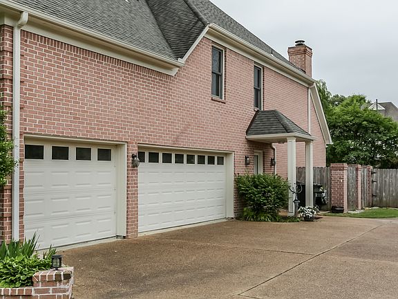 2nd image of 9851 Garden Pl