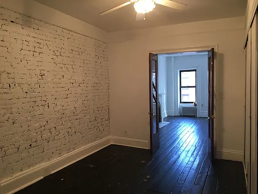 Rented by Moises Farhart, LREB | media 33
