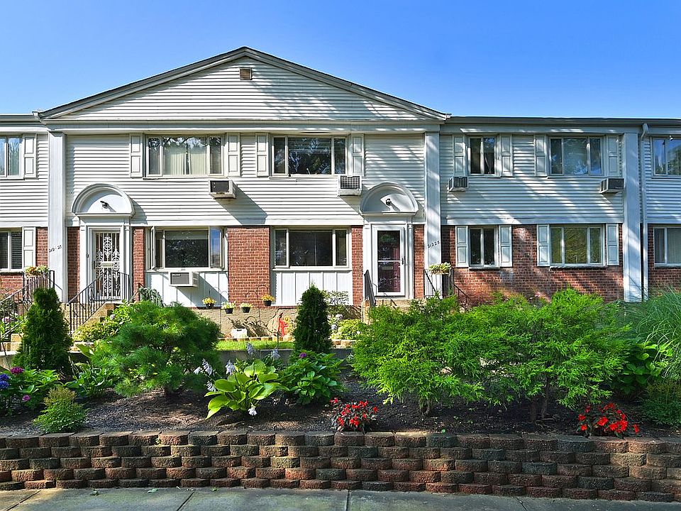 1st image of 15-02 Bell Blvd #293