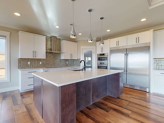 2nd image of 2607 Falcon Ln