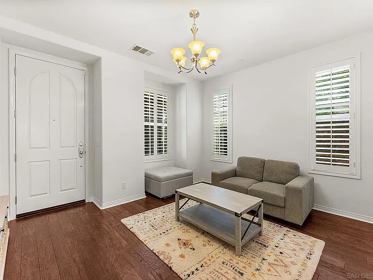 10449 Monterey Ridge Dr — Photo 4