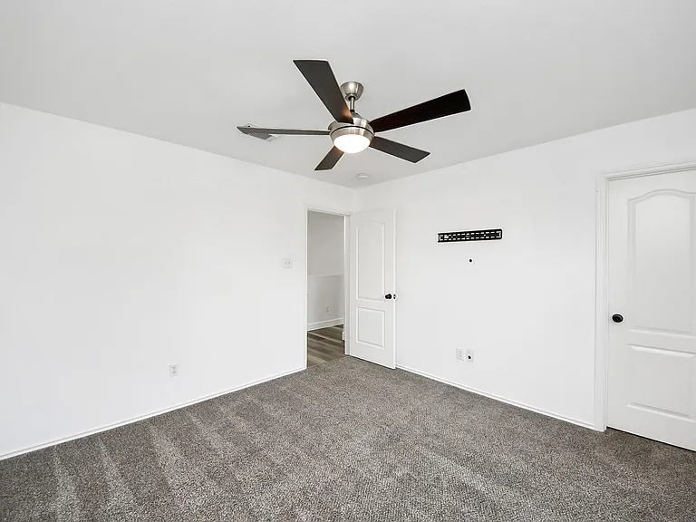 7826 Maverick Trace Ln — Photo 33