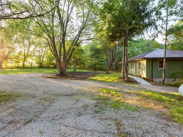 33200 E Hammond Rd, Lone Jack, MO 64070