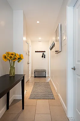 Rented by R New York | media 18