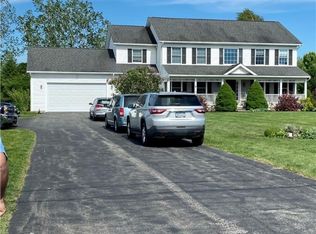 811 Girdle Rd, East Aurora, NY 14052