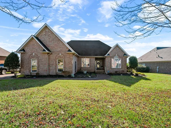 1038 Briarwood Dr, Cottontown, TN 37048