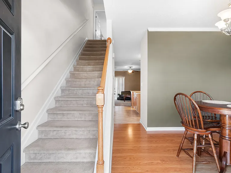 129 Alexander Blvd — Photo 8