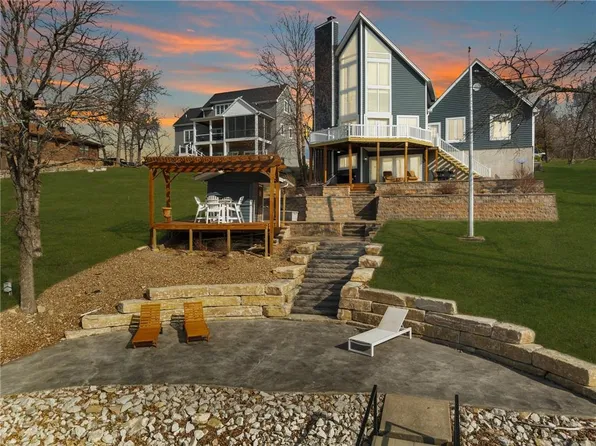 606 Lake Viking Ter, Gallatin, MO 64640