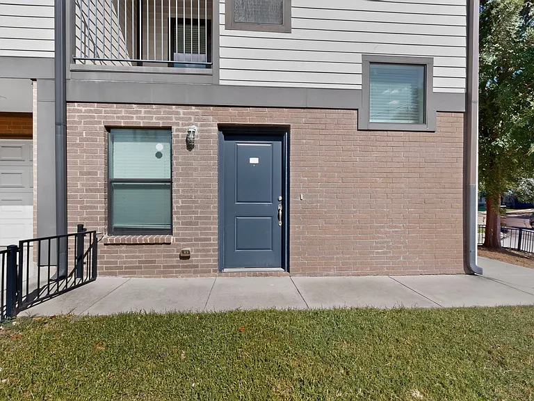 4950 Cedar Springs Rd #301 — Photo 3