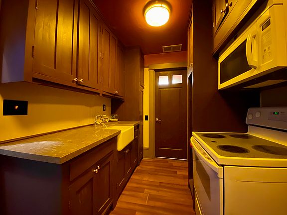 4th image of 1301 N Van Ness Ave Unit C