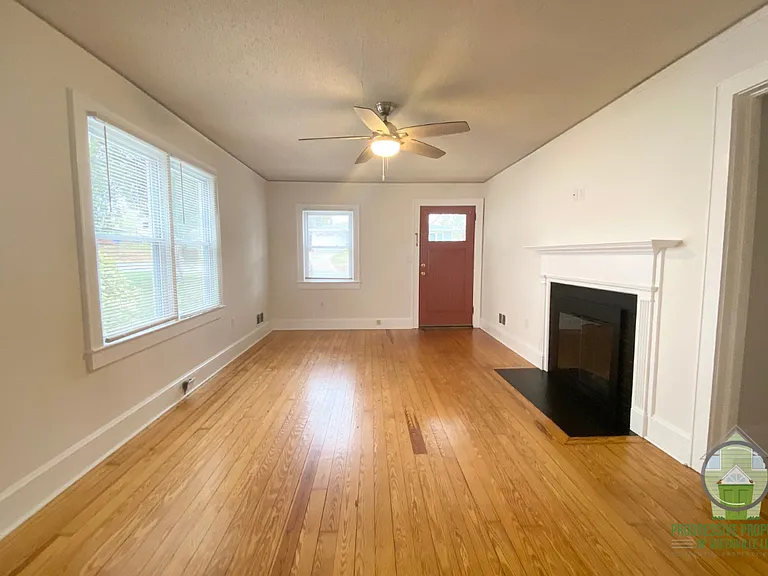 114 Keith Dr — Photo 2