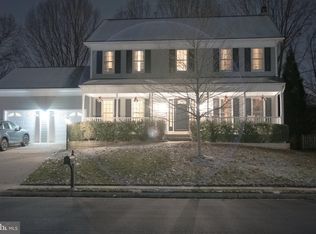 1522 Kingstream Cir, Herndon, VA 20170