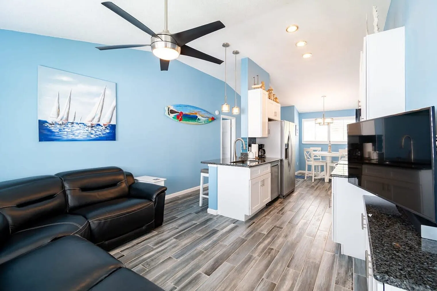 2 bed, 2.0 bath, $3,090 — Photo 4