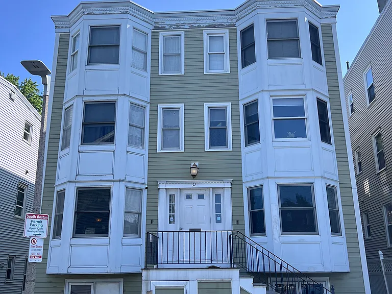 32 Woodward St #2 — Photo 1
