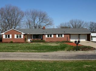 1827 S 3rd St, Merom, IN 47861