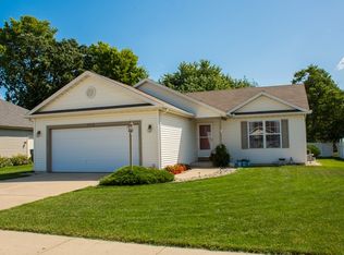 504 Shepherds Cove Dr, Osceola, IN 46561