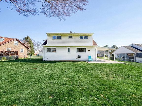 3rd image of 210 Cumberland Dr