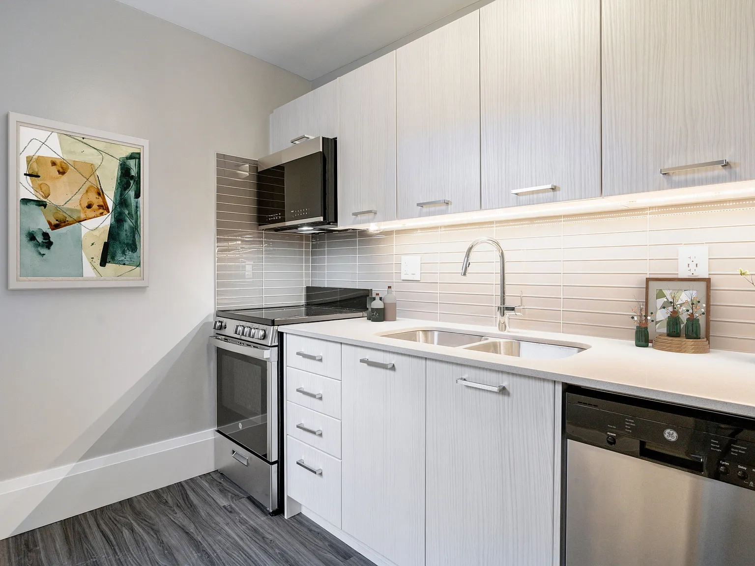 Maya Mews — Photo 2