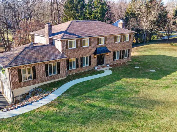 29 Hillstream Rd, Newark, DE 19711