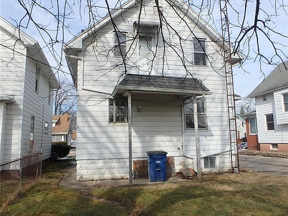 4th image of 1045 Alcott St
