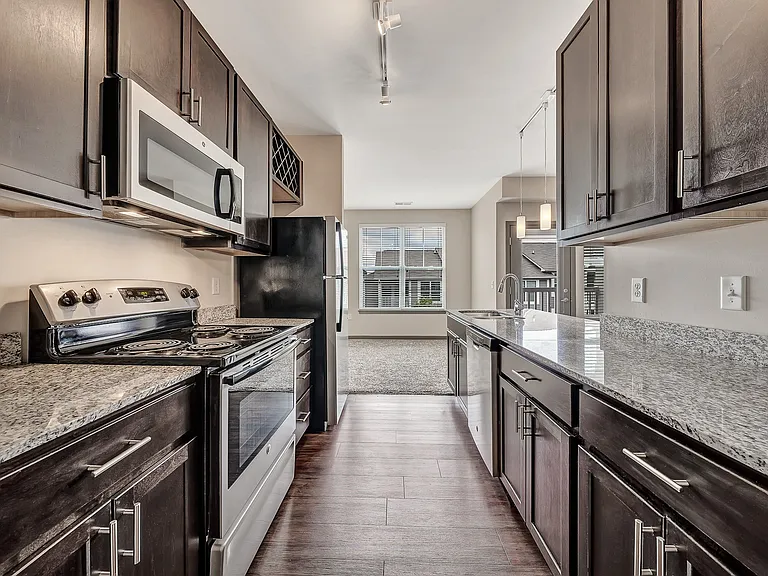 Avellan Springs Apartments — Photo 8