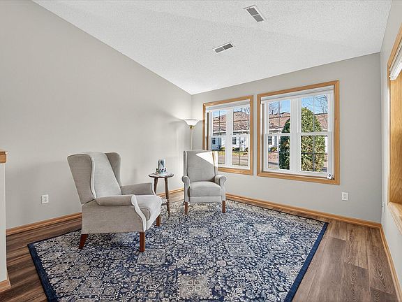 4th image of 19158 Jackson Ct NW