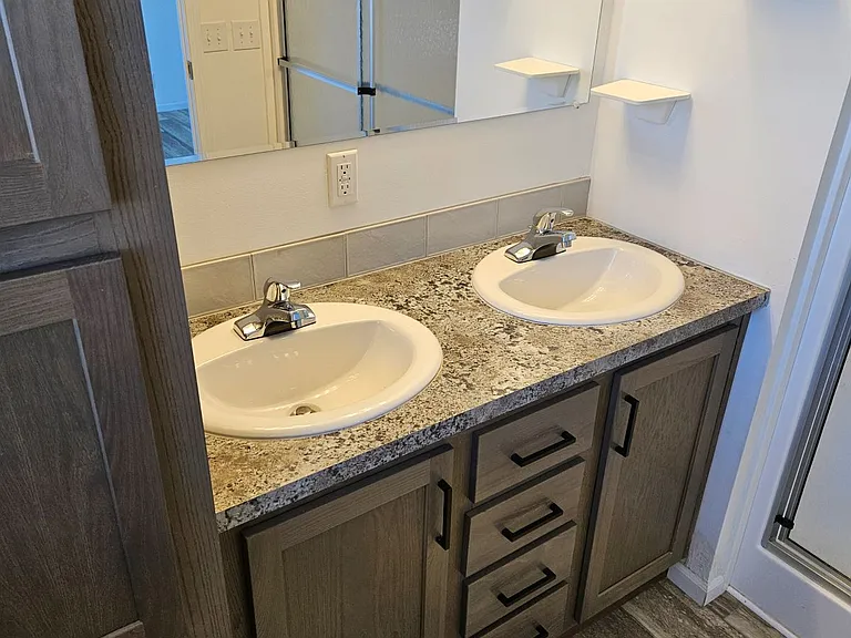 1500 E Linden Dr #115 — Photo 2