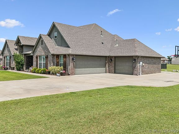 4th image of 2913 Cross Creek Dr