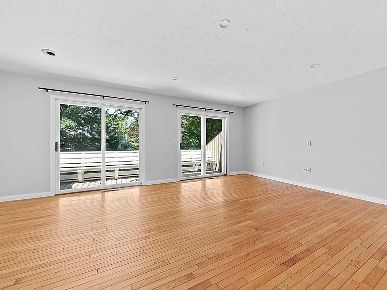 52 River St — Photo 8
