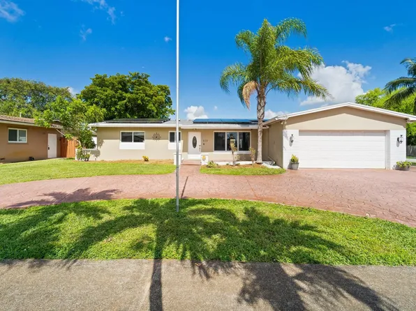 610 NW 93rd Avenue, Pembroke Pines, FL 33024