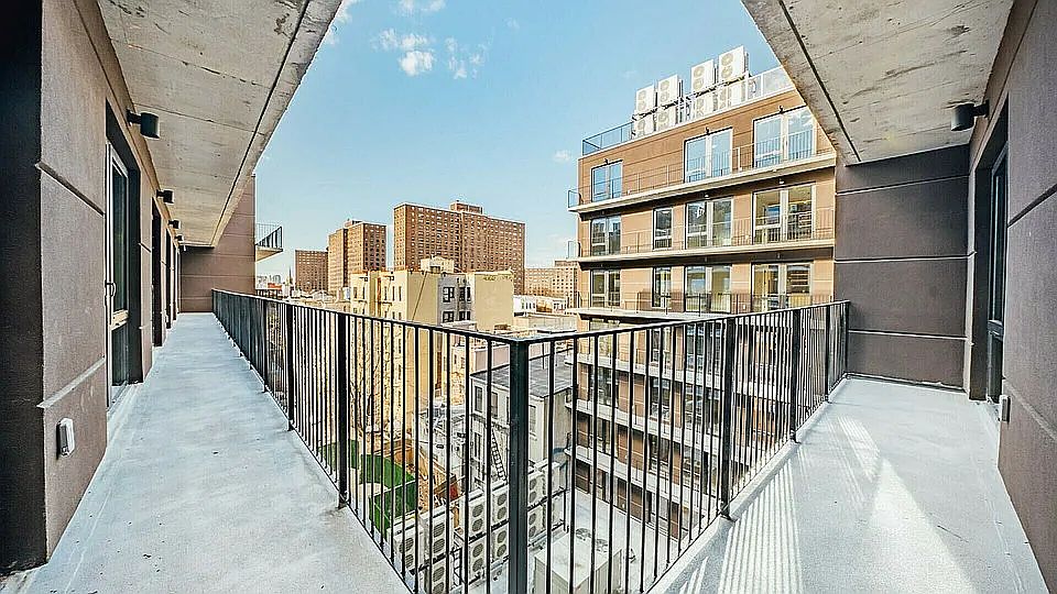 1st image of 115 Stanwix St #1622