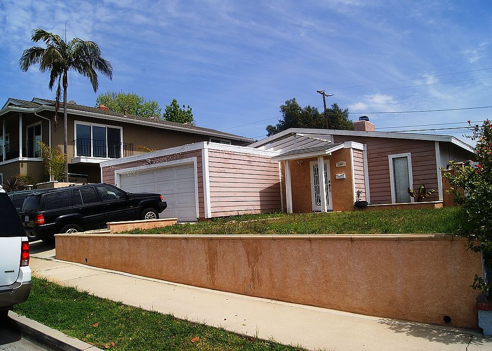 1st image of 708 Sandpiper Dr