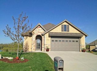 N1565 Meadow Park Dr, Greenville, WI 54942