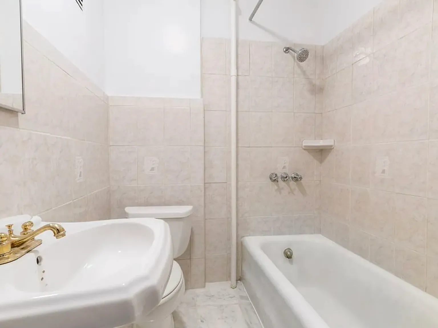 331 East 65th Street — Photo 4