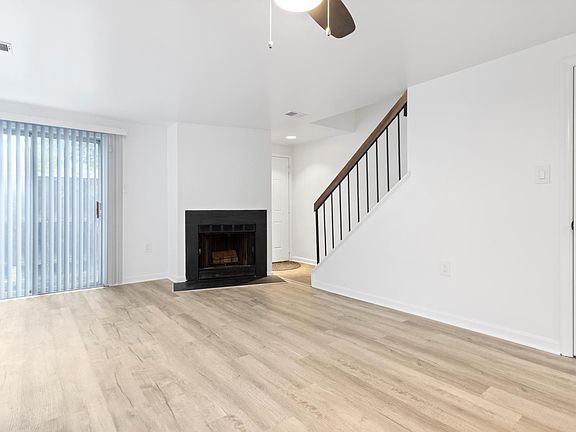 3rd image of 4389 Pembrook Village Dr #83